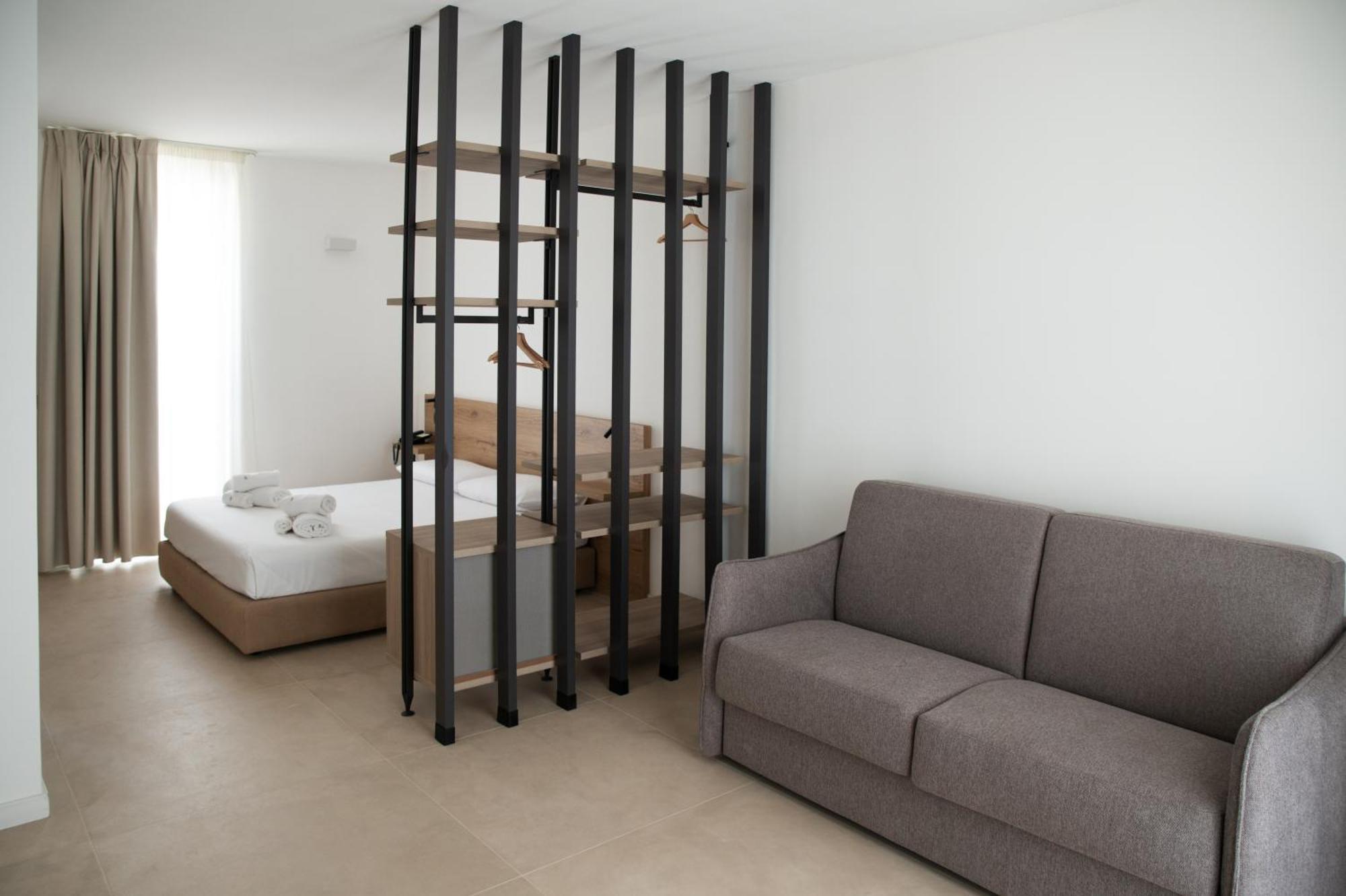 Montedarena Hotel Pulsano Esterno foto